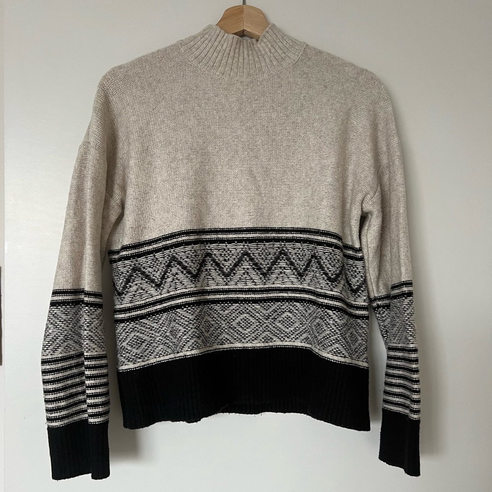 Banana republic mock turtleneck sweater, size M, black and oatmeal